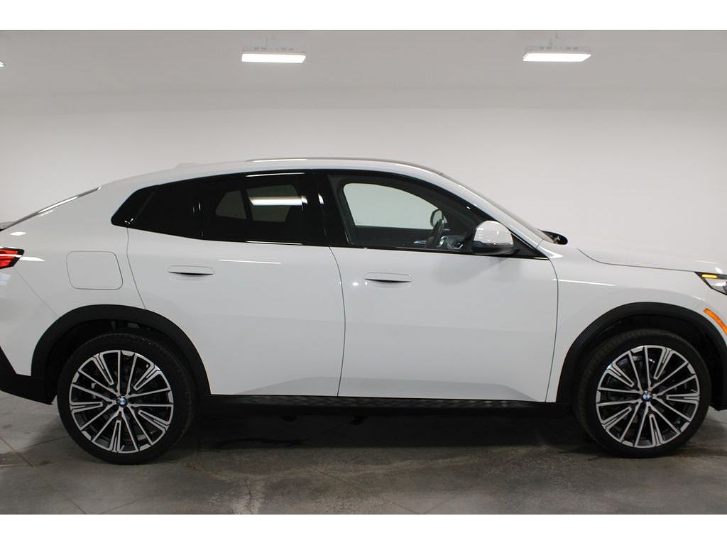 2025 BMW X2 xDrive28i