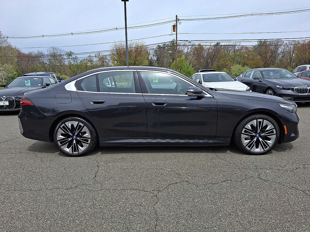 2025 BMW i5 xDrive40