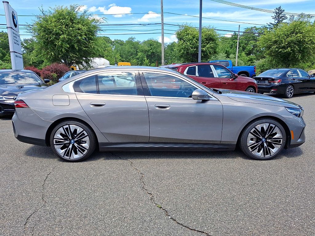 2025 BMW i5 xDrive40