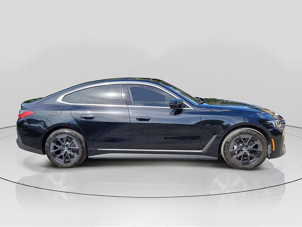 2025 BMW i4 eDrive40