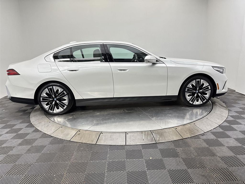 2026 BMW i5 photo 1