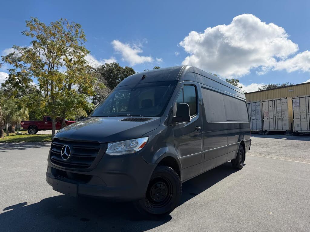 2019 Mercedes-Benz Sprinter 3500 170" WB Crew