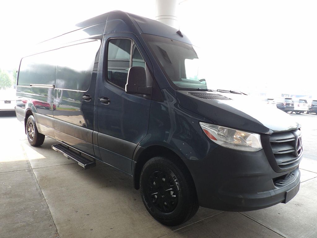 2019 Mercedes-Benz Sprinter 3500 170" WB Crew