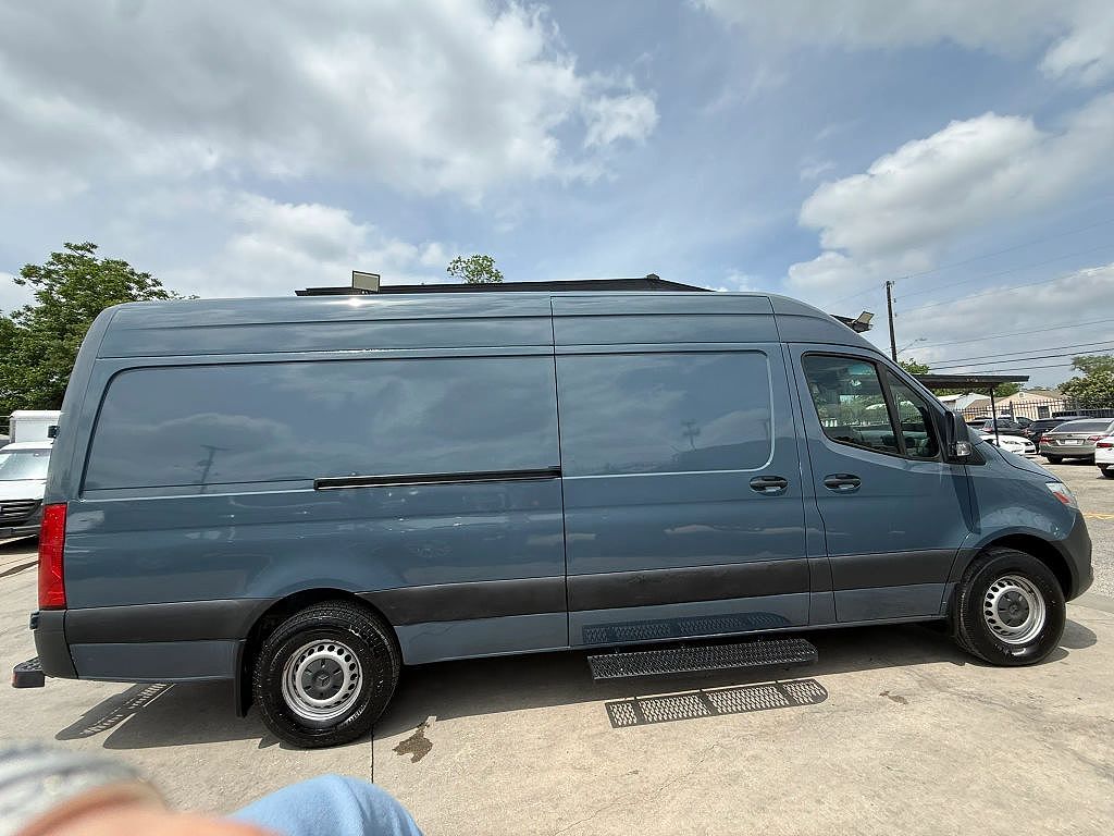 2019 Mercedes-Benz Sprinter 3500 170" WB Crew