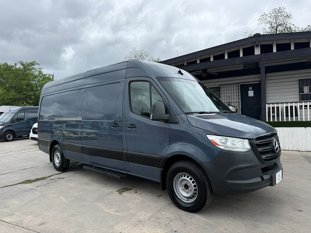 2019 Mercedes-Benz Sprinter 3500 170" WB Crew
