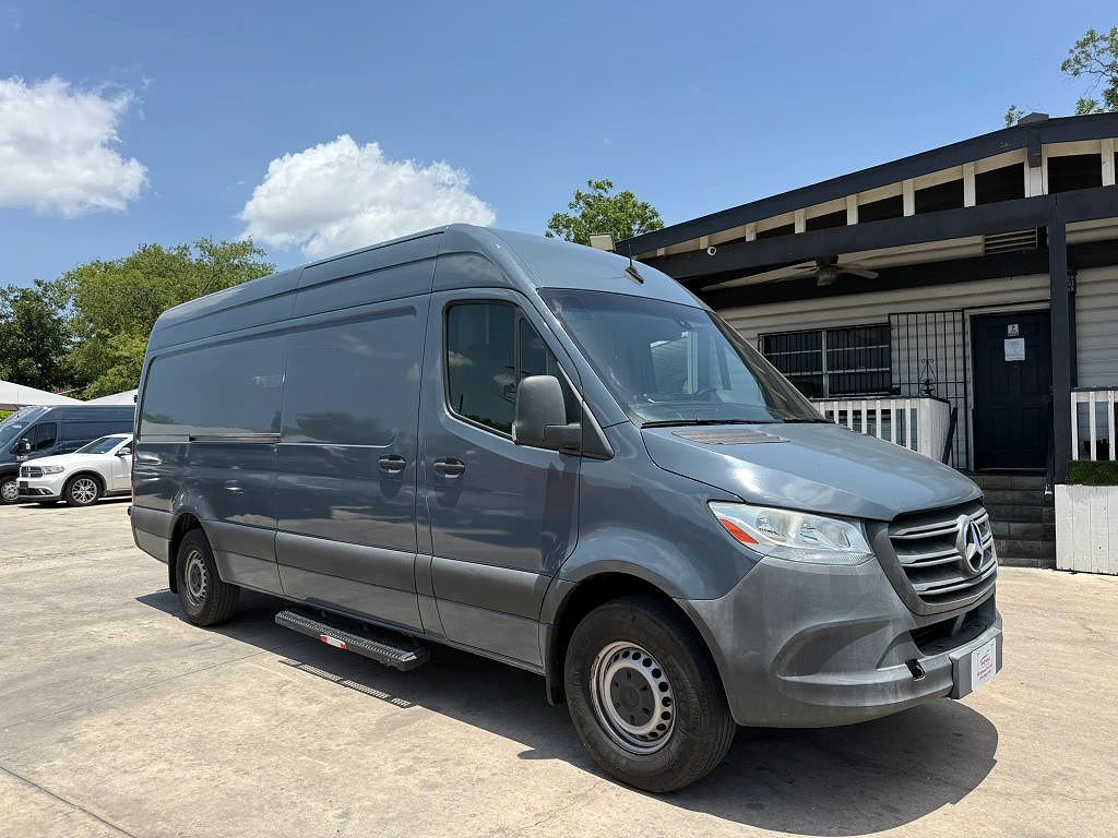 2019 Mercedes-Benz Sprinter 3500 170" WB Crew