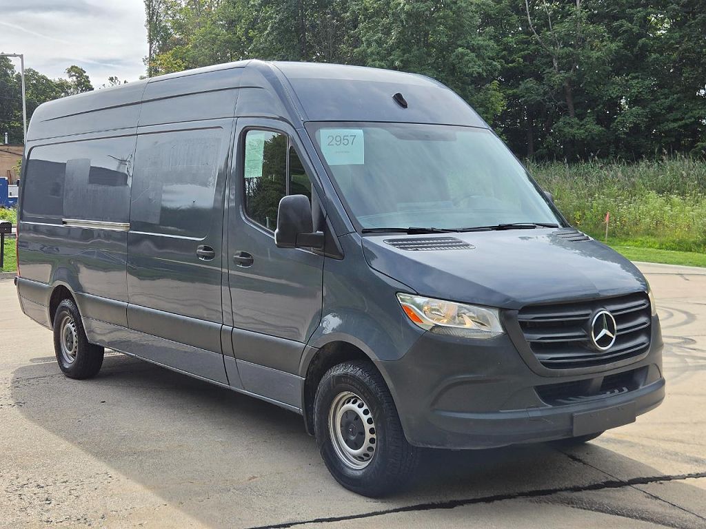 2019 Mercedes-Benz Sprinter 3500 170" WB Crew