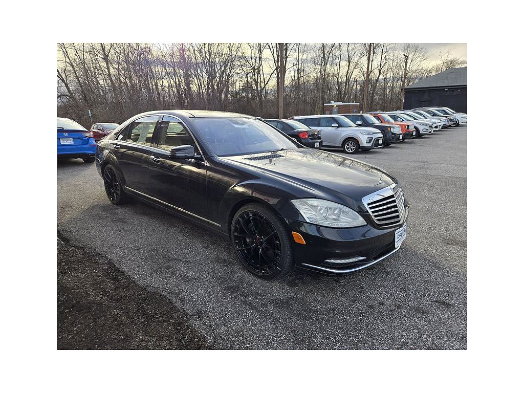 2013 Mercedes-Benz S-Class S550 4MATIC