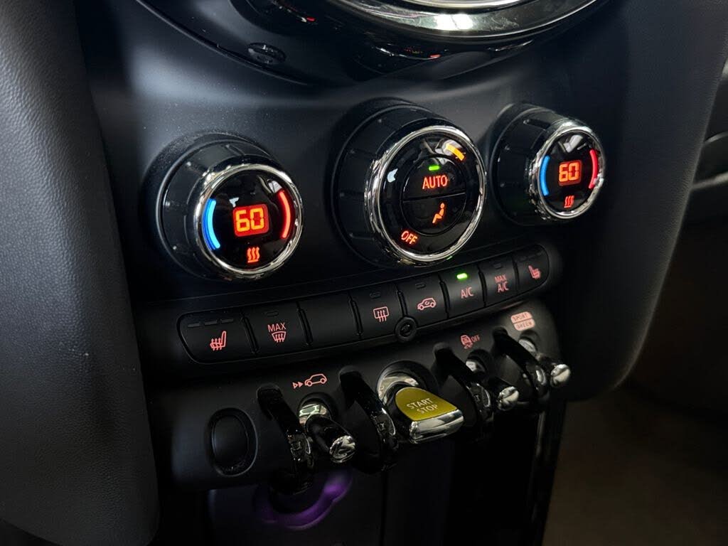 2022 MINI Hardtop 2 Door photo 1