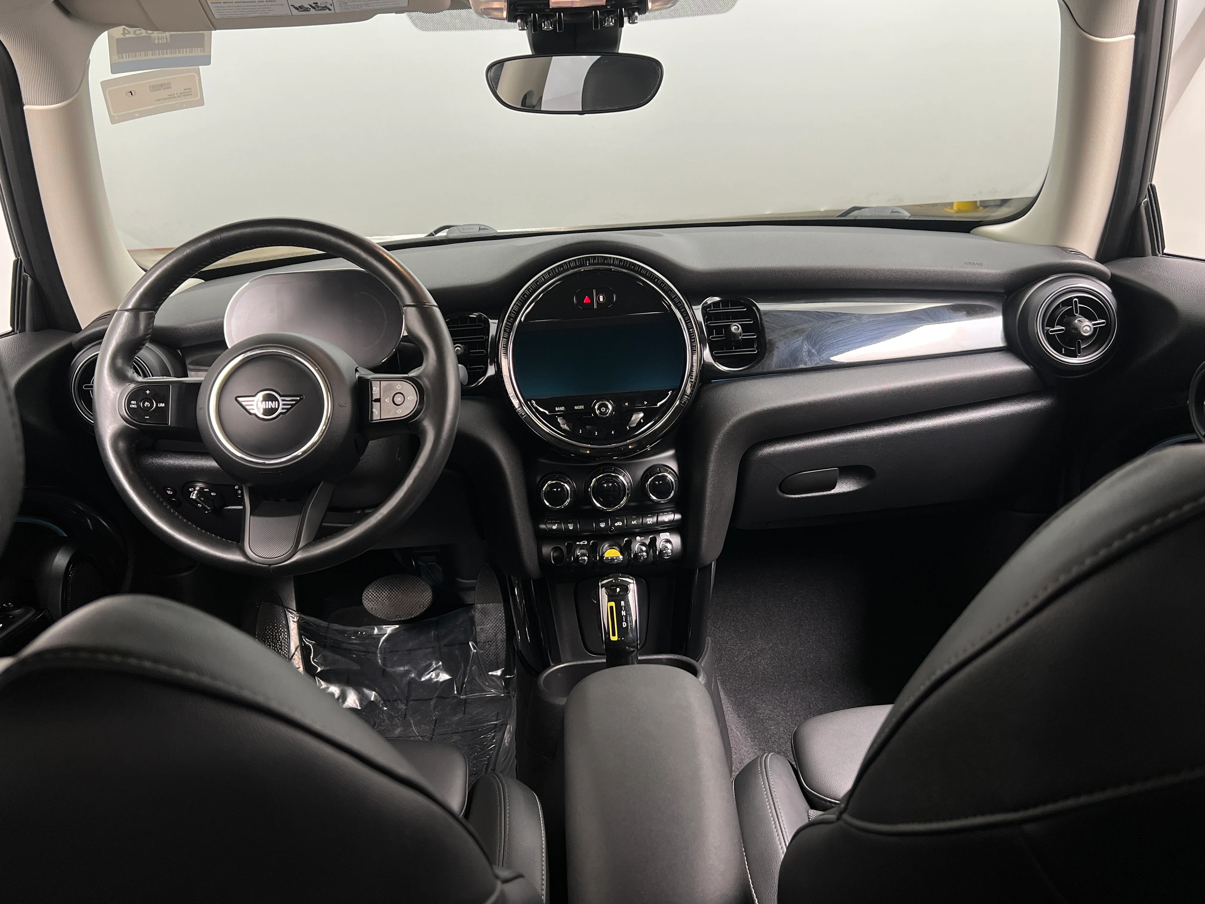 2022 MINI Hardtop 2 Door photo 1