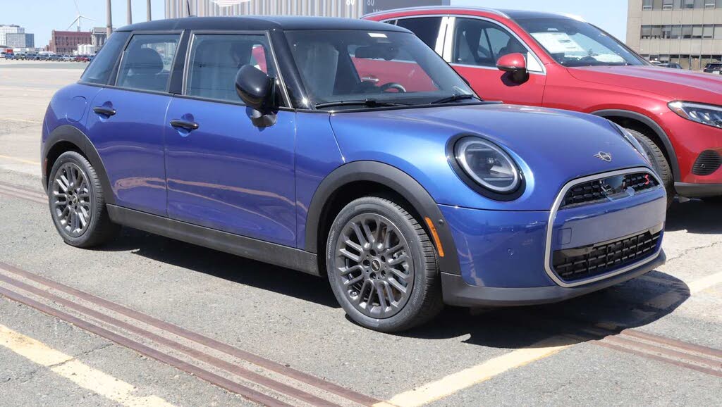 2026 MINI Hardtop 4 Door S Signature