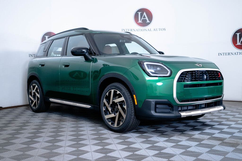 2027 MINI Countryman Signature Plus