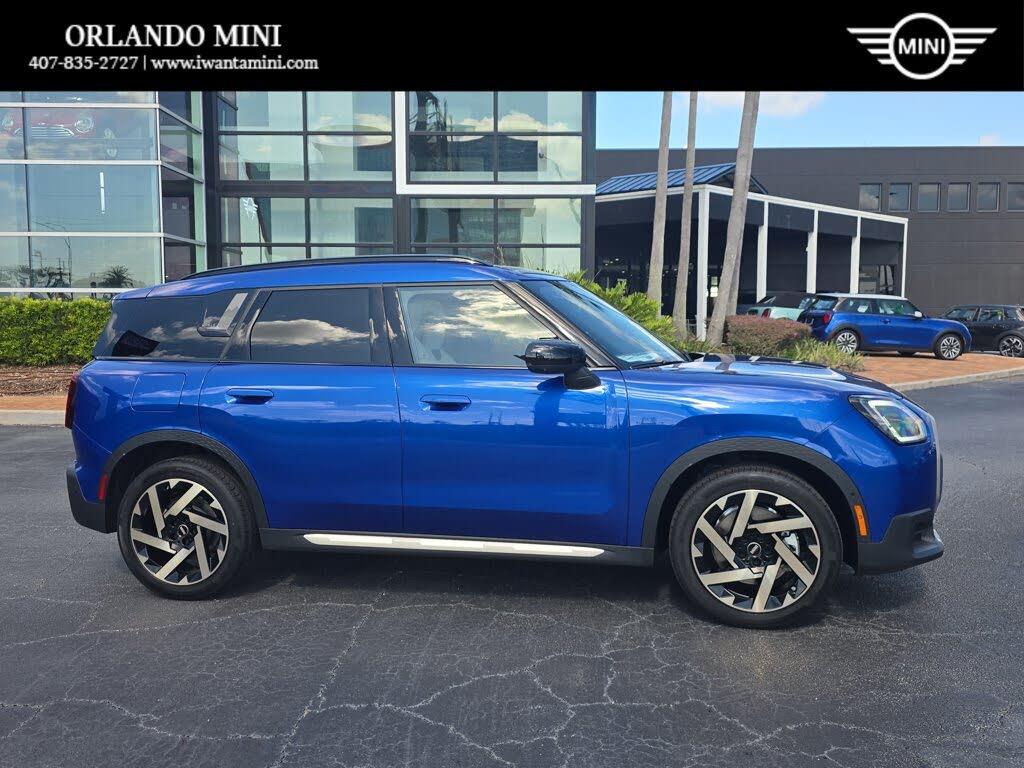 2027 MINI Cooper Countryman S ALL4 Oxford Edition