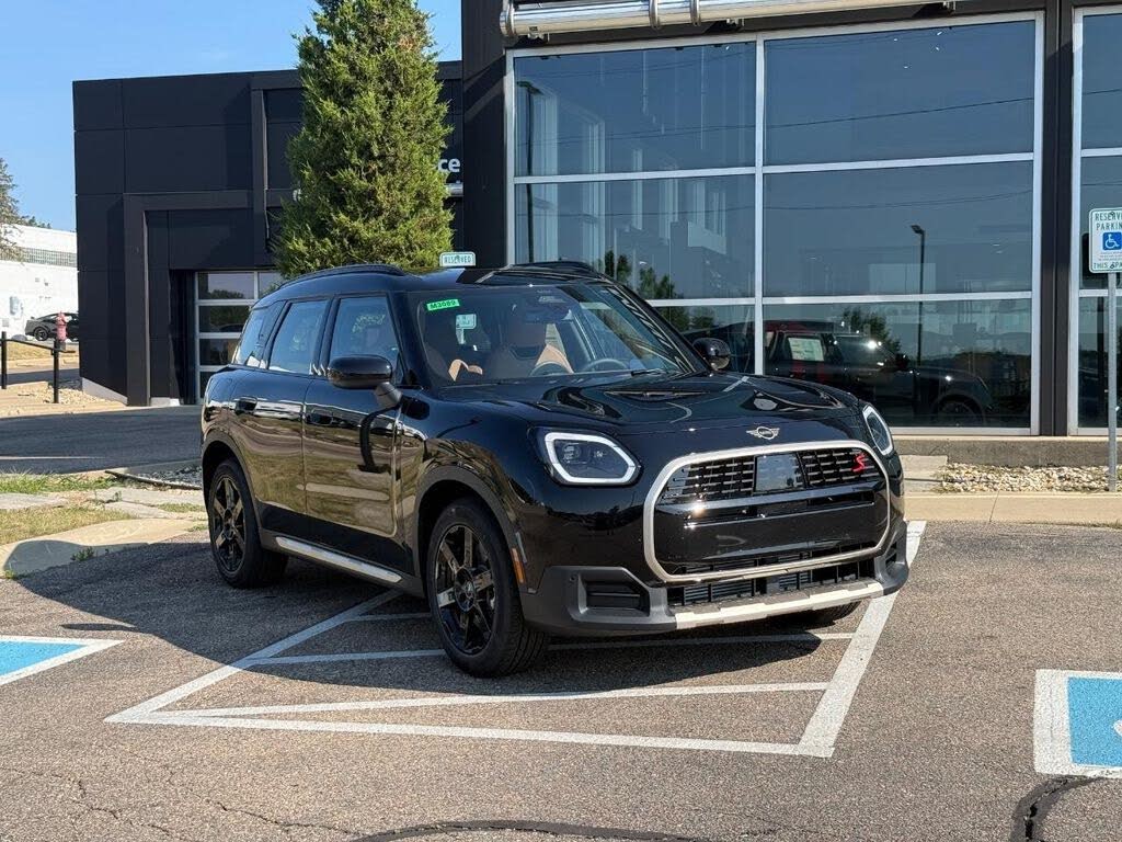 2027 MINI Countryman S ALL4 Signature Plus