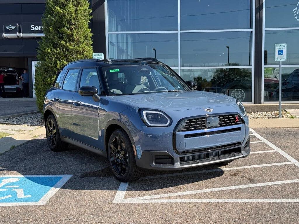 2027 MINI Countryman S ALL4 Signature Plus