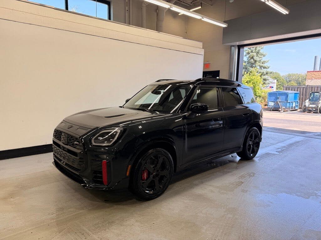 2027 MINI Cooper Countryman JCW ALL4 Iconic