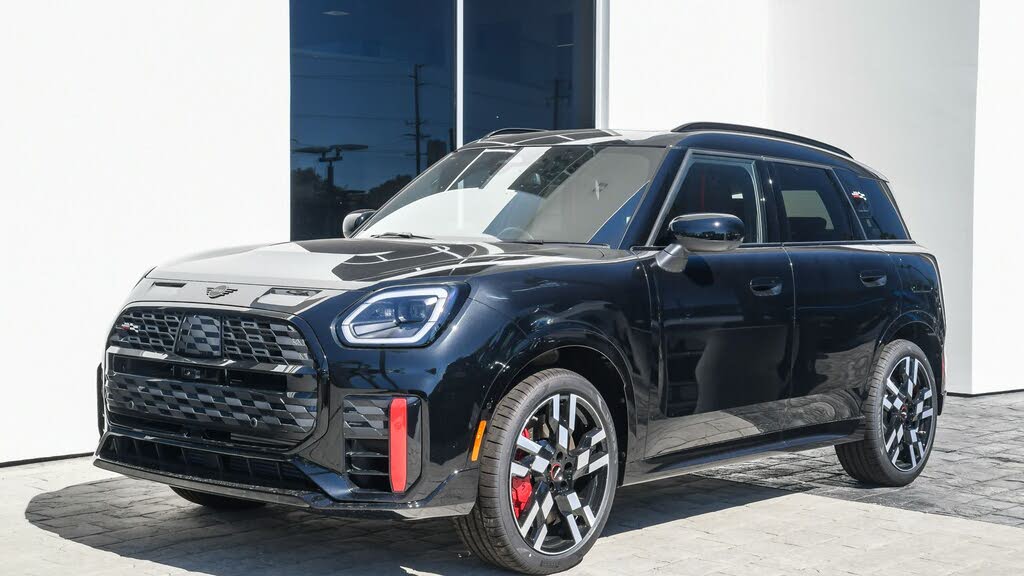 2027 MINI Cooper Countryman JCW ALL4 Iconic