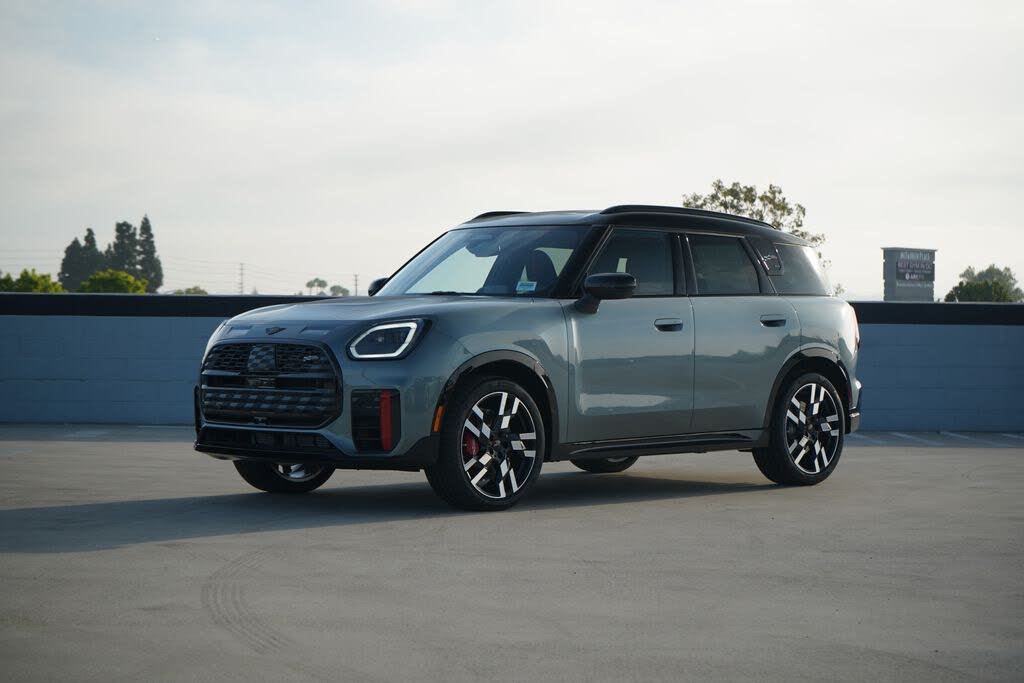 2027 MINI Cooper Countryman JCW ALL4 Iconic