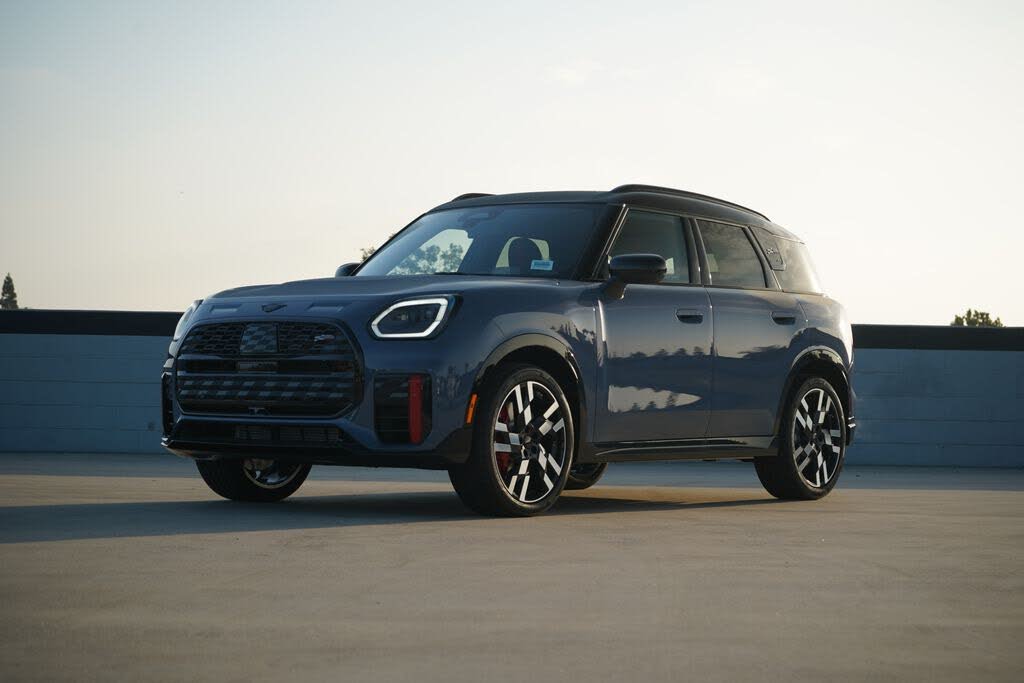 2027 MINI Cooper Countryman JCW ALL4 Iconic