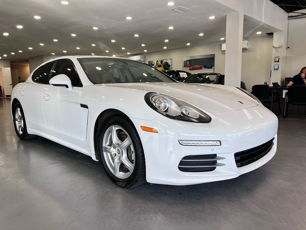 2015 Porsche Panamera 4