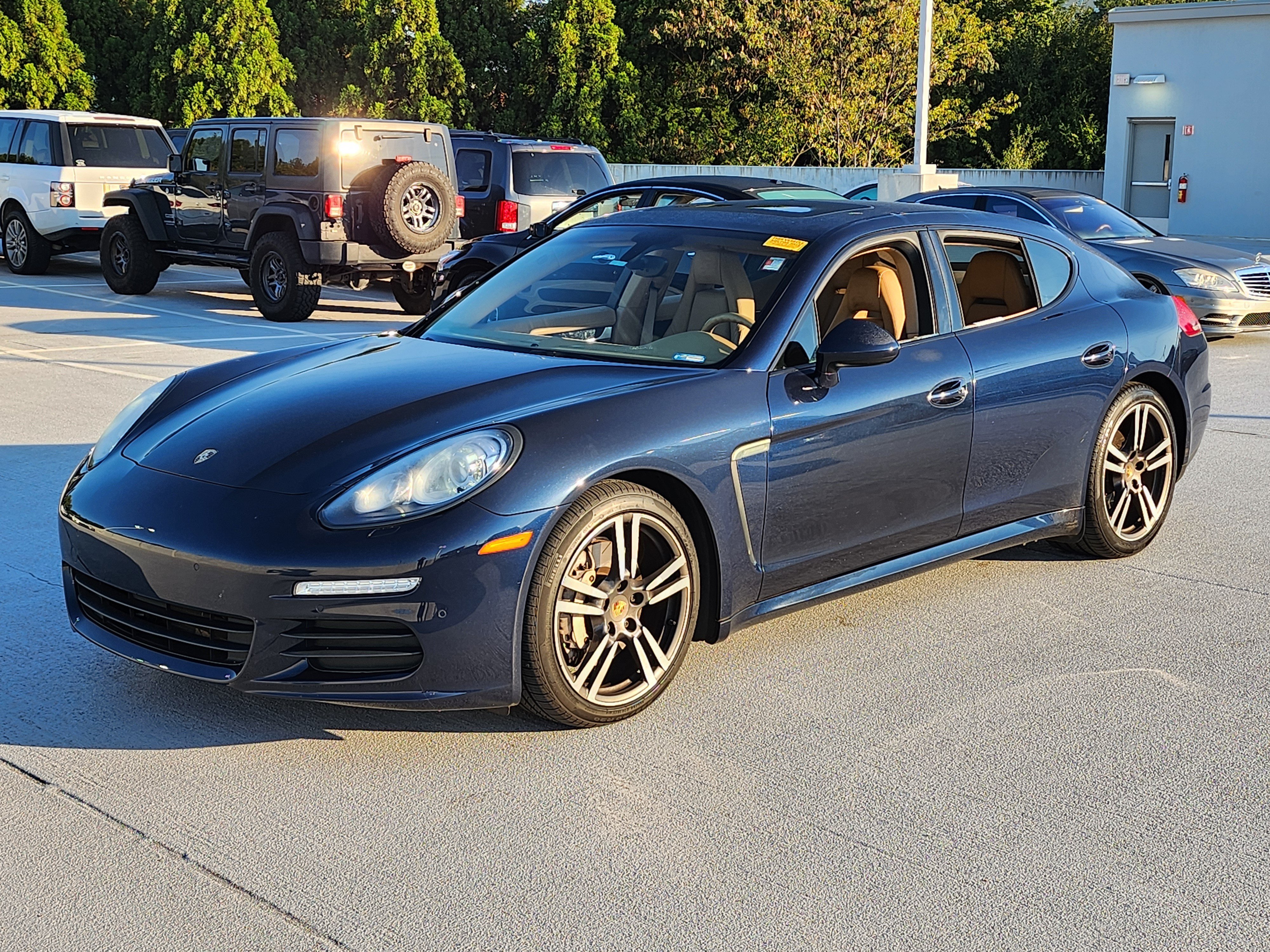 2016 Porsche Panamera 4