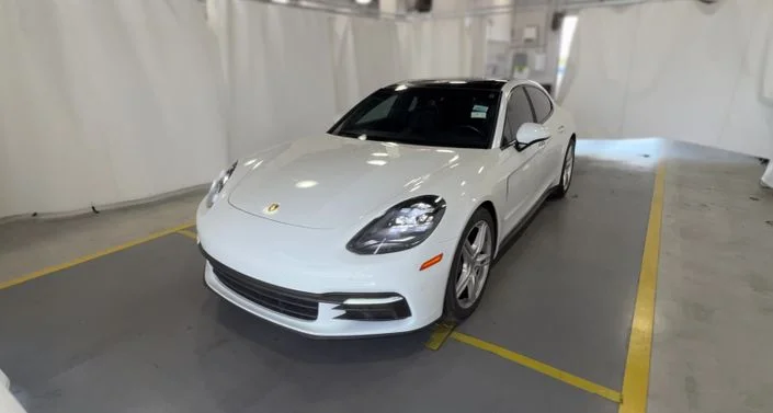2018 Porsche Panamera 4