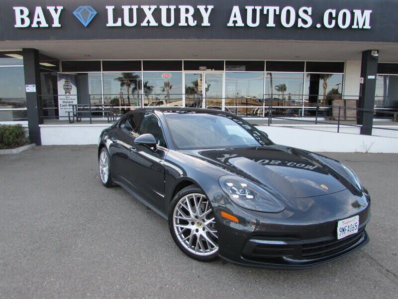 2018 Porsche Panamera 4