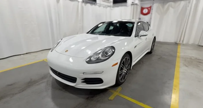 2015 Porsche Panamera 4