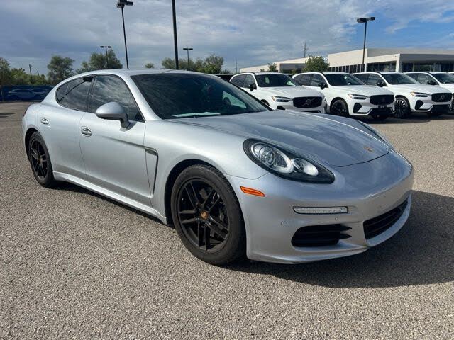 2016 Porsche Panamera Edition