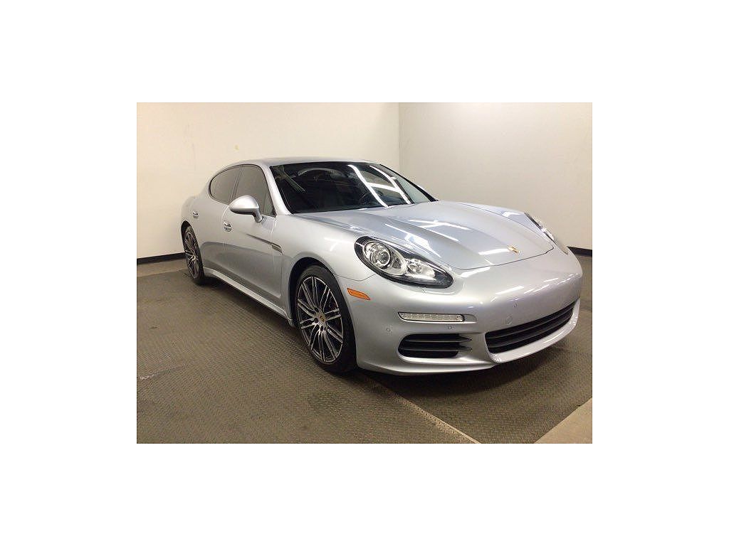 2016 Porsche Panamera Edition