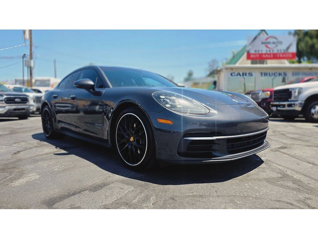 2018 Porsche Panamera 4