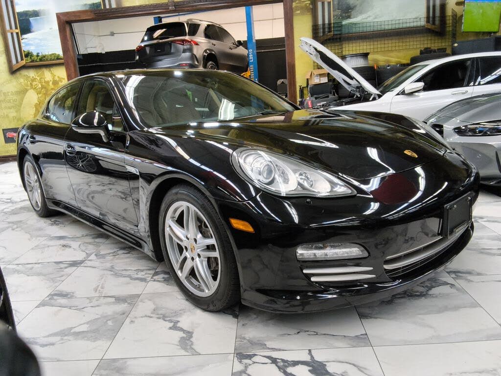 2013 Porsche Panamera 4 Platinum Edition