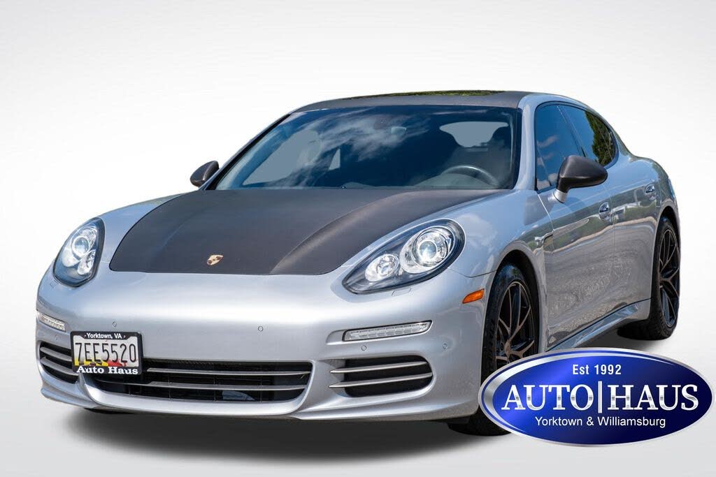 2016 Porsche Panamera 4 Edition
