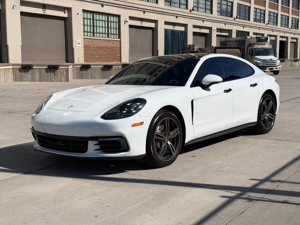 2018 Porsche Panamera 4