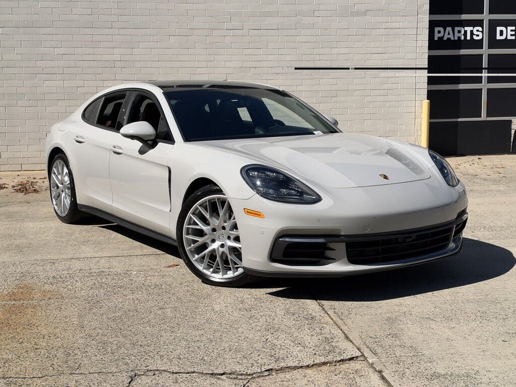 2018 Porsche Panamera 4
