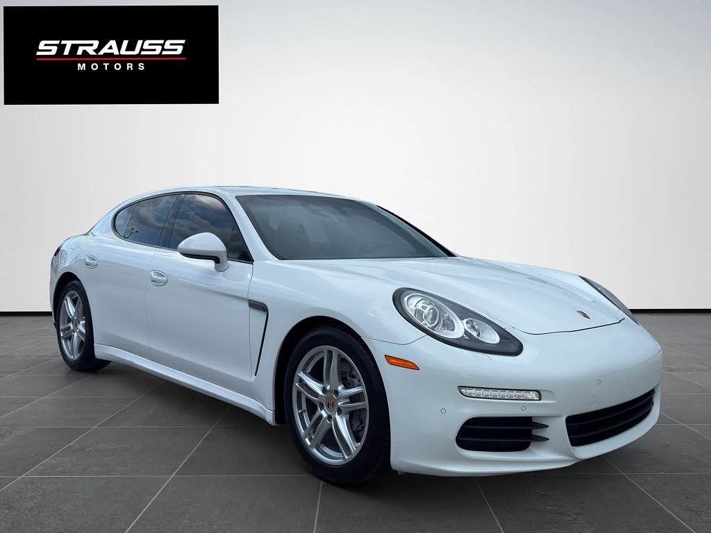 2015 Porsche Panamera 4