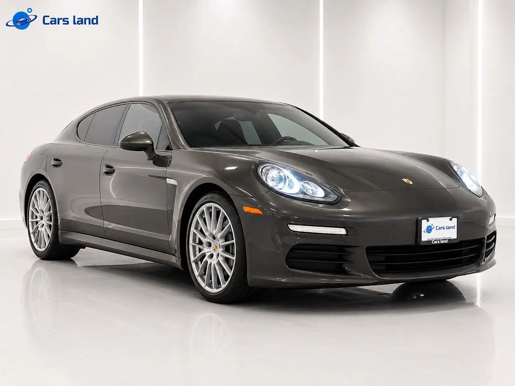 2015 Porsche Panamera 4