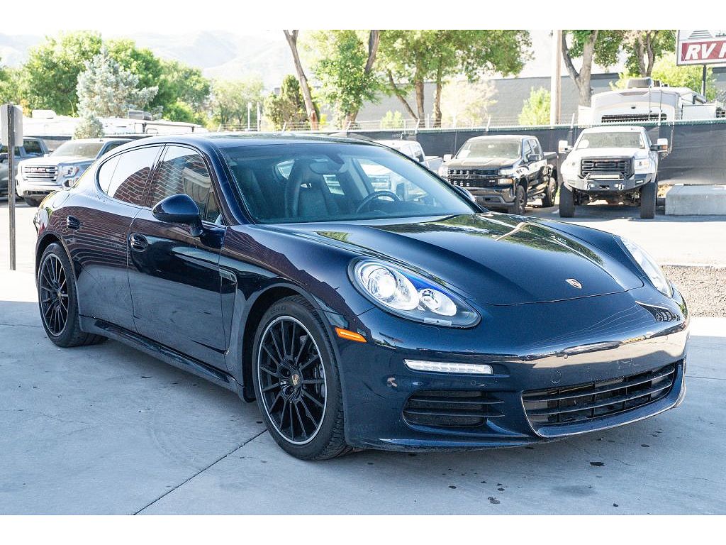 2016 Porsche Panamera Edition