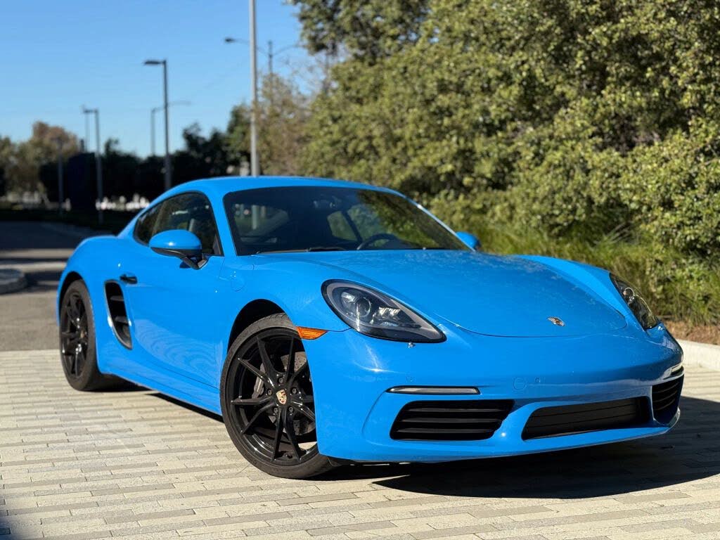 2022 Porsche 718 Cayman T
