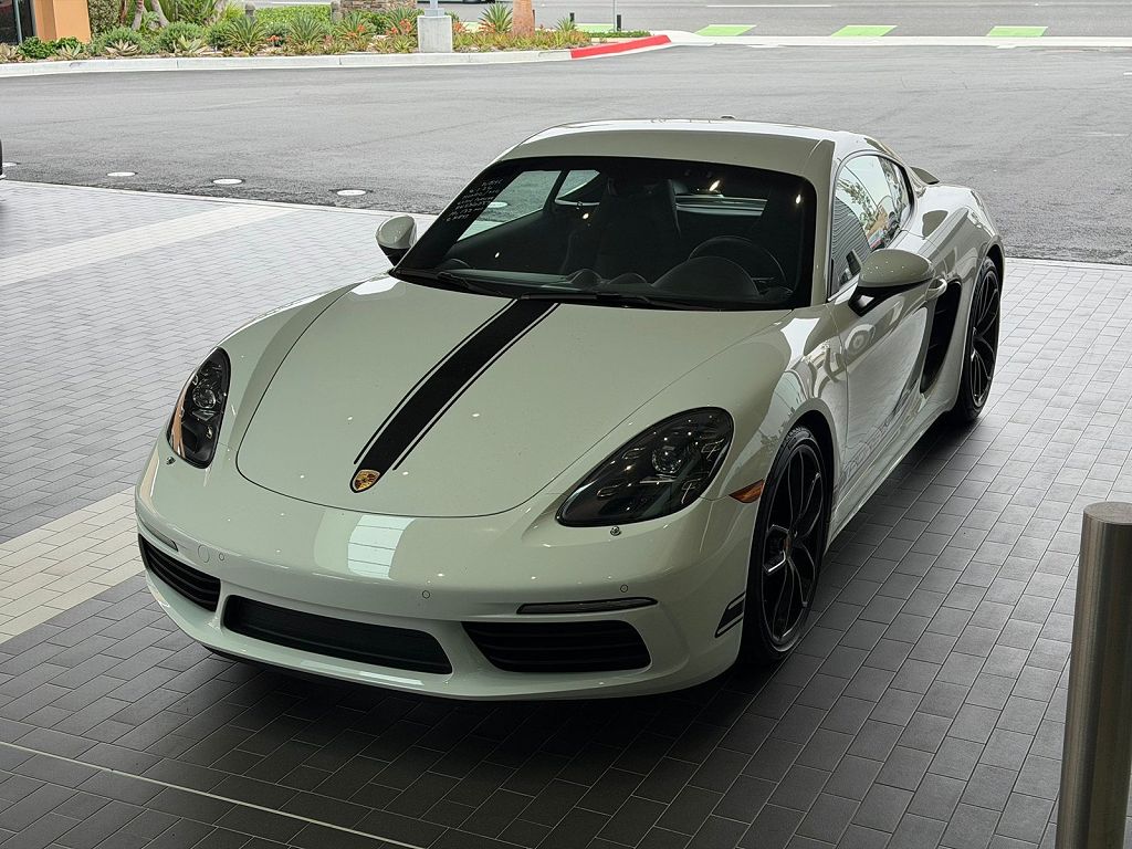 2024 Porsche 718 Cayman Style Edition