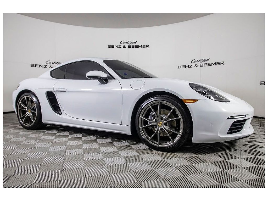 2022 Porsche 718 Cayman T