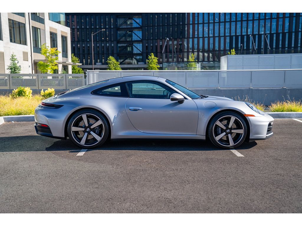 2025 Porsche 911 Carrera T