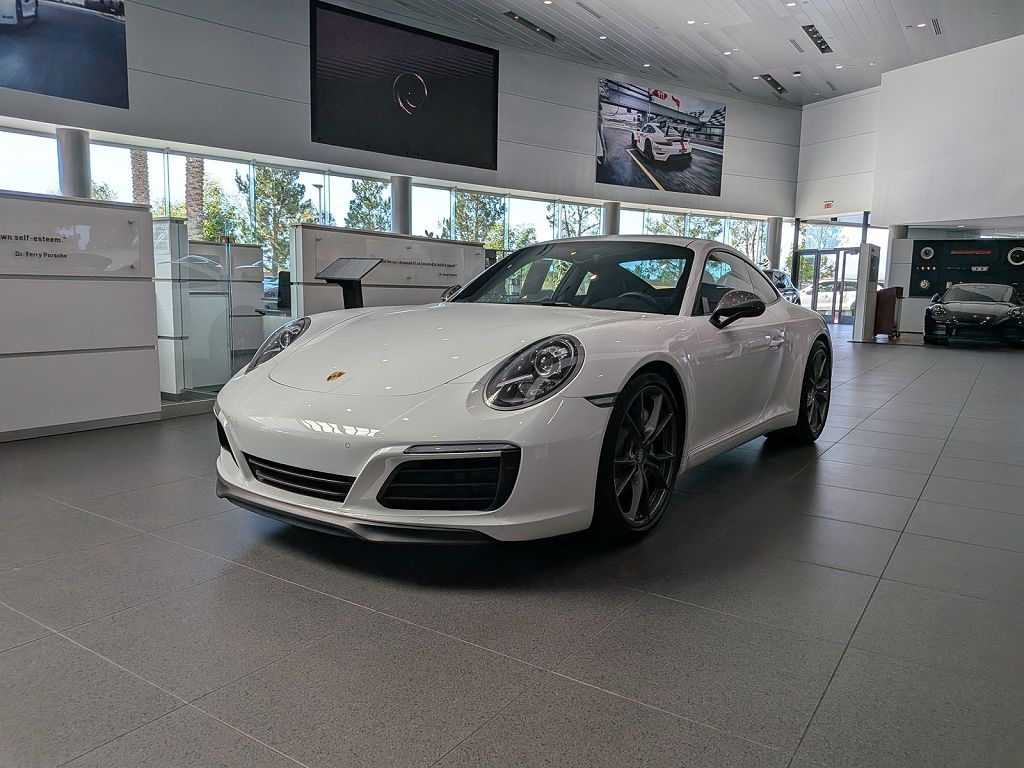 2019 Porsche 911 Carrera 4
