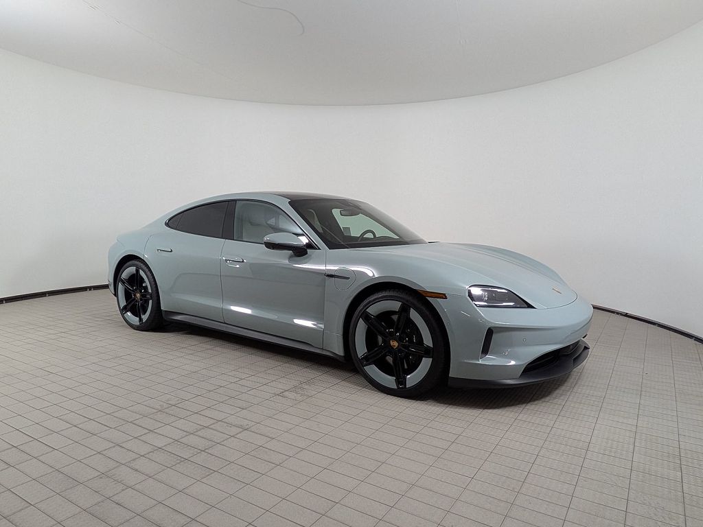 2025 Porsche Taycan photo 1