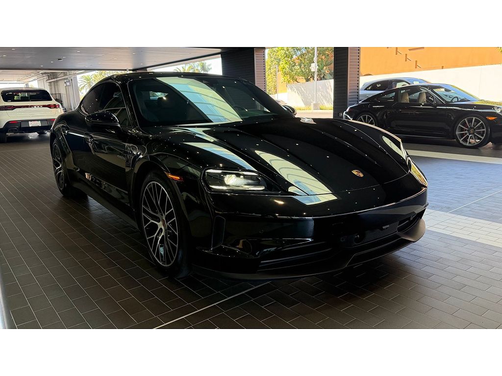 2025 Porsche Taycan photo 1