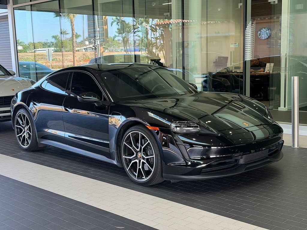 2024 Porsche Taycan photo 1