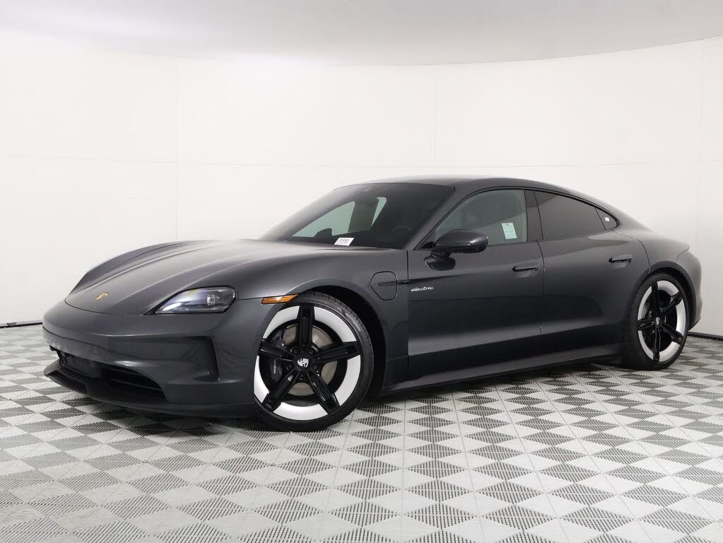2025 Porsche Taycan photo 1