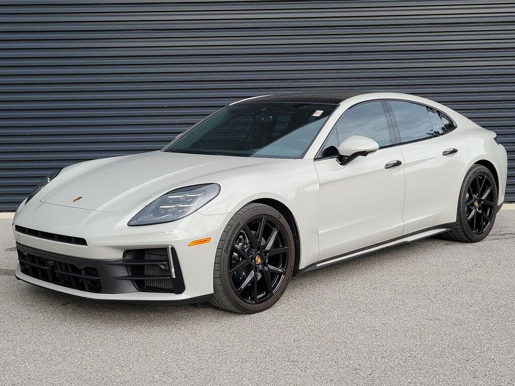 2024 Porsche Panamera 4