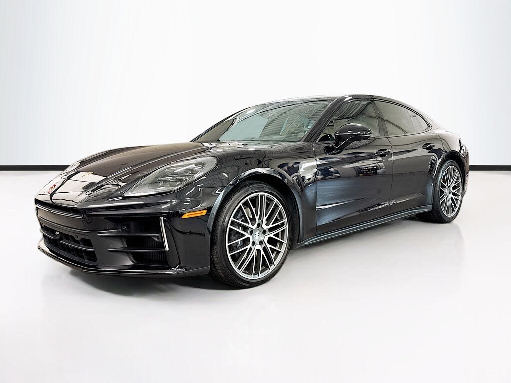 2025 Porsche Panamera 4