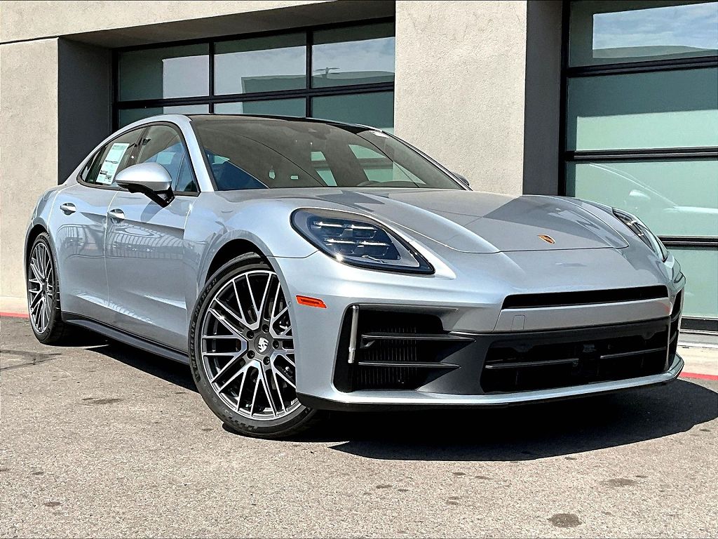 2025 Porsche Panamera 4